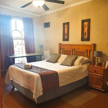 Just Tiffany Guest House & Conference Facility Potchefstroom Exterior foto